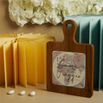 claraluna-2026-tagliere-acacia-decoro-mondo-23x15x15-26081