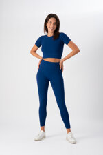 completo-sportivo-donna-in-tessuto-tecnico-cross-crop-top-leggings-ultramarine-heart-and-soul