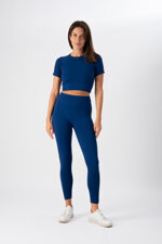 completo-sportivo-donna-in-tessuto-tecnico-cross-crop-top-leggings-ultramarine-heart-and-soul