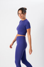 completo-sportivo-donna-in-tessuto-tecnico-cross-crop-top-leggings-amethyst-heart-and-soul