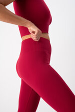 completo-sportivo-donna-in-tessuto-tecnico-cross-crop-top-leggings-cherry-heart-and-soul