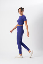 completo-sportivo-donna-in-tessuto-tecnico-cross-crop-top-leggings-amethyst-heart-and-soul