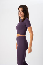 completo-sportivo-donna-in-tessuto-tecnico-cross-crop-top-leggings-mulberry-heart-and-soul