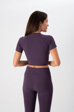 completo-sportivo-donna-in-tessuto-tecnico-cross-crop-top-leggings-mulberry-heart-and-soul