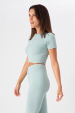 completo-sportivo-donna-in-tessuto-tecnico-cross-crop-top-leggings-jade-heart-and-soul