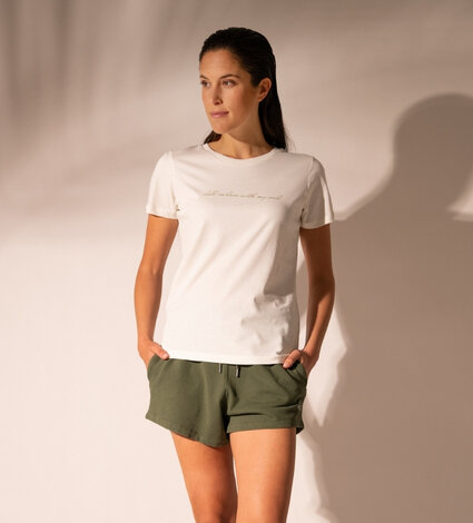 foto%20heart%20and%20soul%20-%20lookbook%20-%20isle%20of%20wight%20-%20felpa%20khaki.jpeg foto%20heart%20and%20soul%20-%20lookbook%20-%20isle%20of%20wight%20-%20felpa%20khaki.jpeg