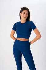 completo-sportivo-donna-in-tessuto-tecnico-cross-crop-top-leggings-ultramarine-heart-and-soul