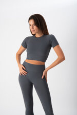 completo-sportivo-donna-in-tessuto-tecnico-cross-crop-top-leggings-iron-heart-and-soul