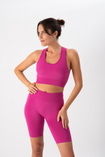 completo-sportivo-donna-in-tessuto-tecnico-kaia-top-biker-one-block-fuchsia-heart-and-soul