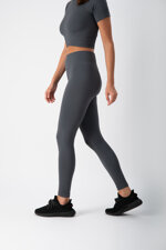 completo-sportivo-donna-in-tessuto-tecnico-cross-crop-top-leggings-iron-heart-and-soul