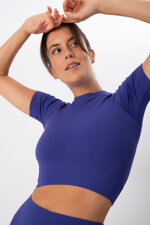 completo-sportivo-donna-in-tessuto-tecnico-cross-crop-top-leggings-amethyst-heart-and-soul