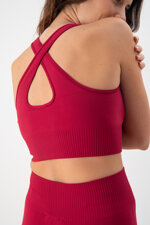 completo-sportivo-donna-in-tessuto-tecnico-axis-top-leggings-cherry-heart-and-soul