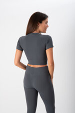 completo-sportivo-donna-in-tessuto-tecnico-cross-crop-top-leggings-iron-heart-and-soul