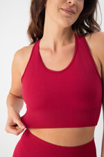 completo-sportivo-donna-in-tessuto-tecnico-axis-top-leggings-cherry-heart-and-soul