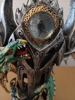 statuetta-decorativa-in-resina-spada-del-drago