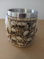 boccale-decorativo-in-resina-teschi