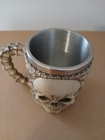 boccale-decorativo-in-resina-teschi