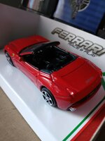 modellino-auto-ferrari-california-convertible-bburago-143