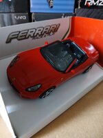 modellino-auto-ferrari-california-convertible-bburago-143