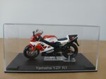 modellino-moto-yamaha-yzf-r7-scala-124