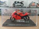 modellino-moto-yamaha-yzr-m1-max-biaggi-2002