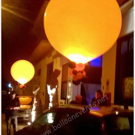 Palloni luminosi prato