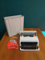 macchina-da-scrivere-olivetti-design-sottsass