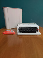 macchina-da-scrivere-olivetti-design-sottsass