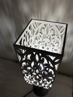 lampada-da-tavolo-in-legno-intagliato