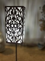 lampada-da-tavolo-in-legno-intagliato