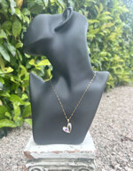 collana-cuore-con-fiore-di-lantana-e-foglia-di-passiflora-acciaio-inox-placcato-oro-18k