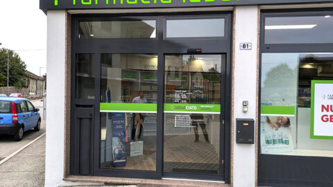 restyling infissi farmacia padova