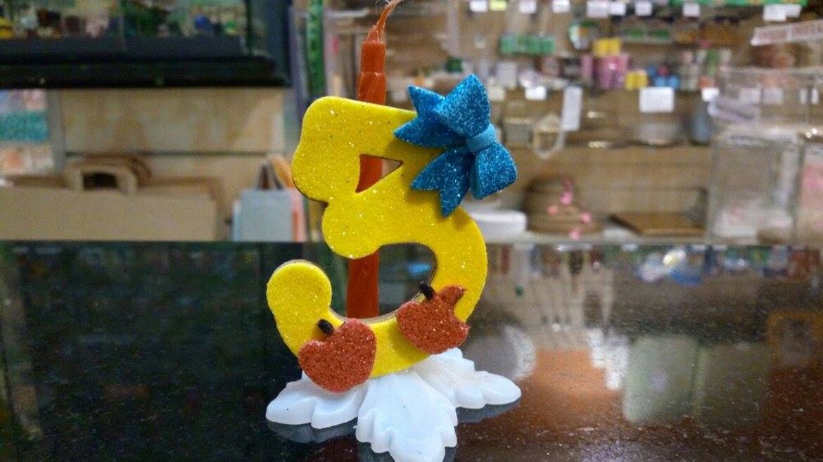 candela personalizzata numero 3 bianca neve