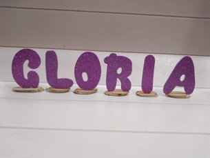 nome gloria nome da mettere nel tavolo del festeggiato gloria