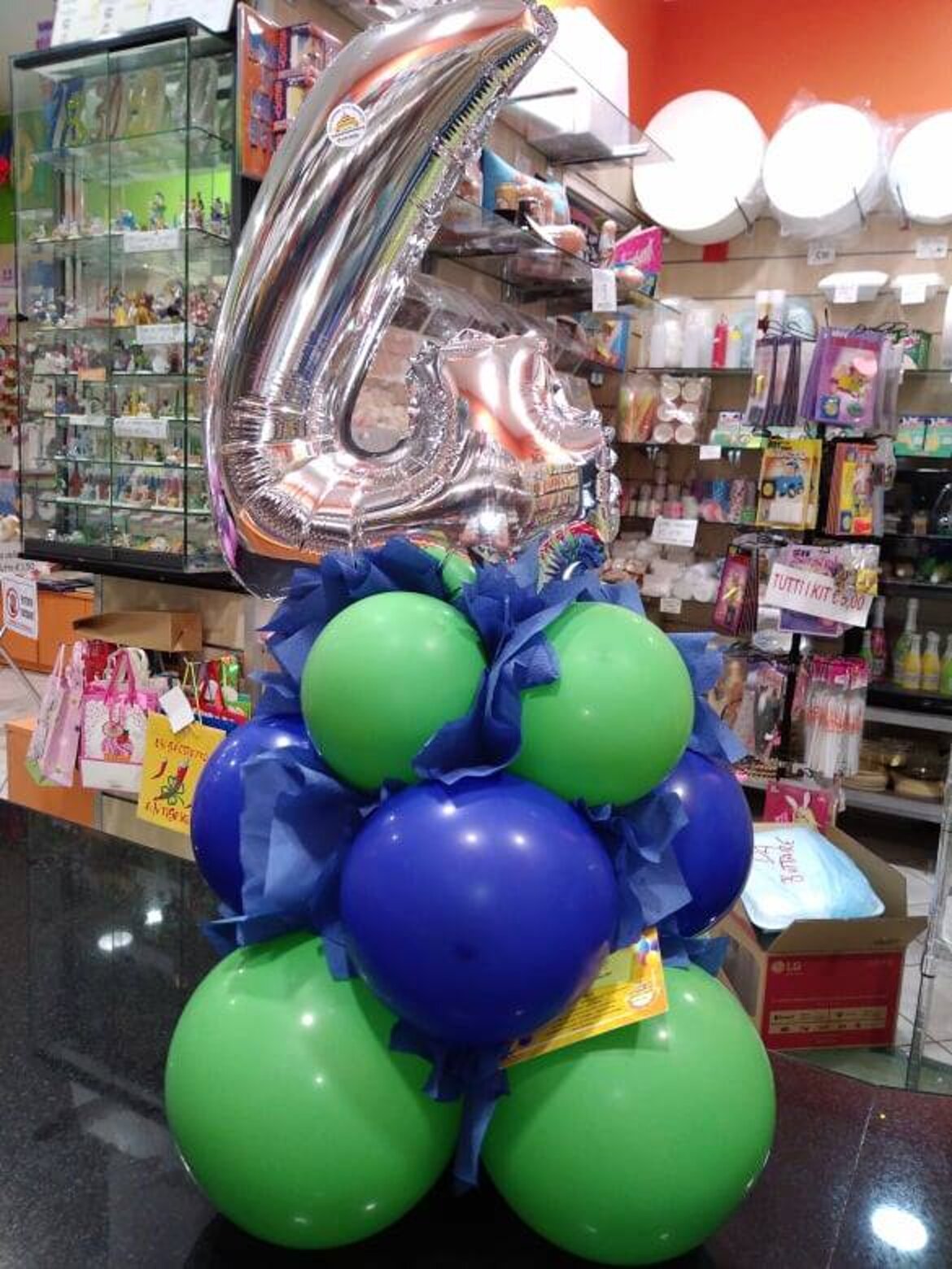 palloncino a numero 4 palloncino a numero 4