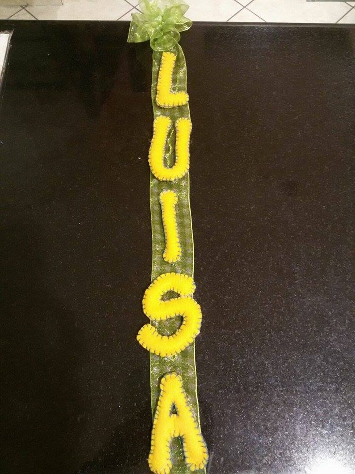 banner dietro porta luisa