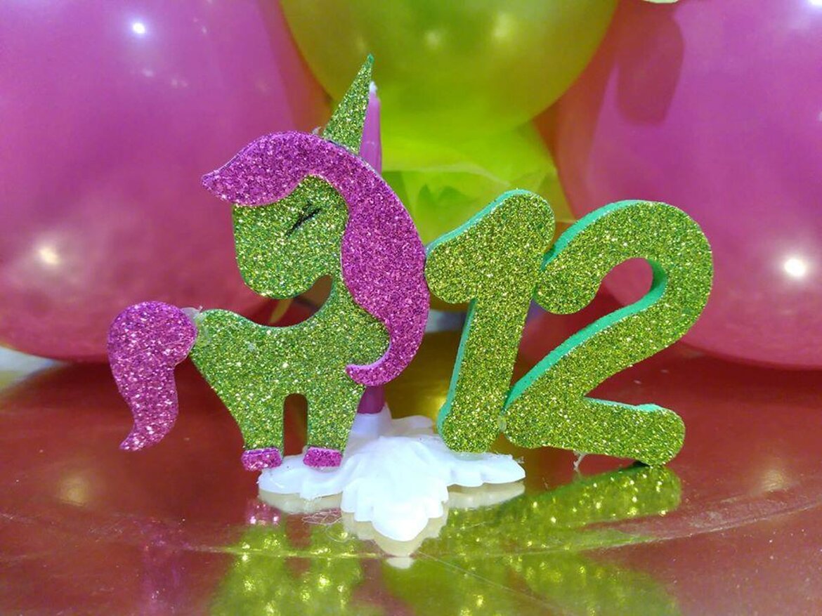 candela personalizzata 12 con unicorno
