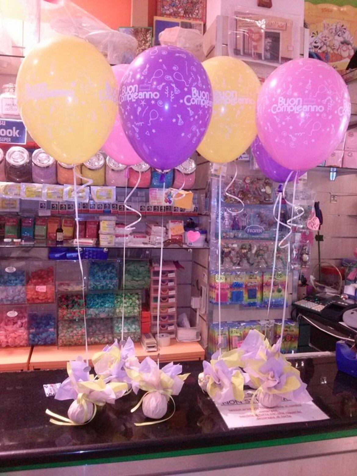 palloncini volanti con base