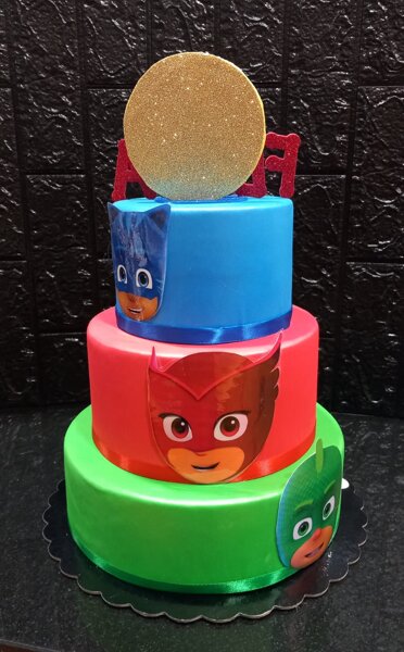 TORTA in gomma torta scenografica pigiamini