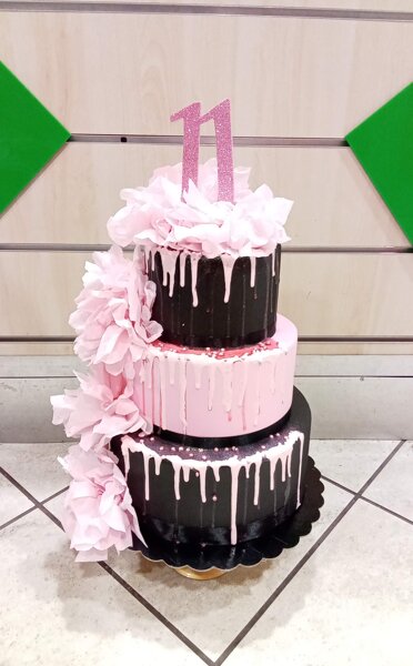 torta scenografia rosa e nera torta scenografia rosa e nera