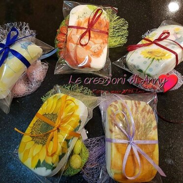 saponette decorate saponette decorate disponibili in diverse forme e decorate secondo richiesta saponette decorate saponette decorate disponibili in diverse forme e decorate secondo richiesta