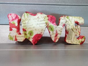 scritta love in polistirolo scritta love in polistirolo decorata in decoupage