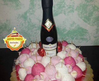 torta di caramelle con prosecco
