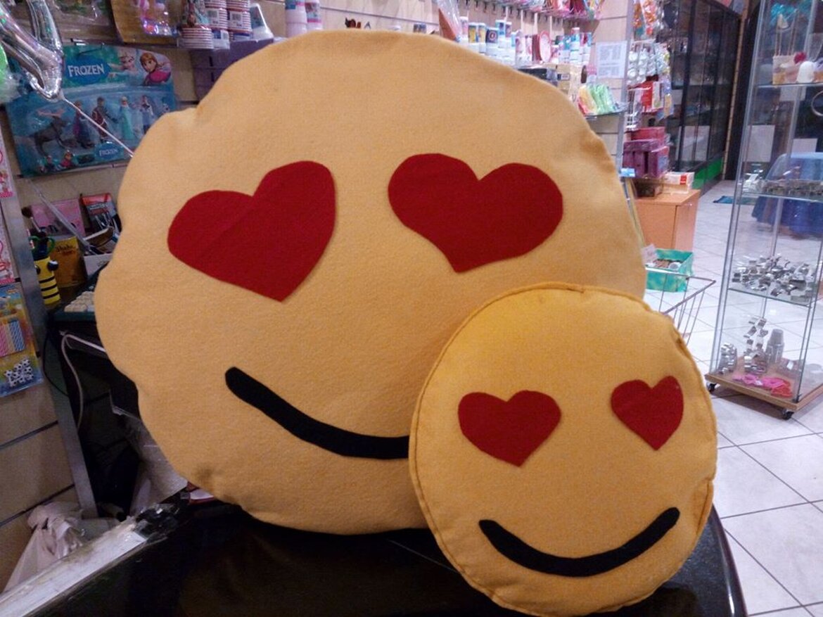 cuscino smile realizzato a mano