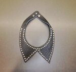 colletto-pelle-nero-borchie-acciaio