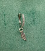 orecchino-white-leaf