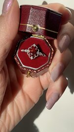 anello-belle-london-drop-garnet-moissanite