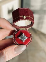 anello-tiana-green-moissanite