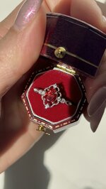 anello-belle-london-drop-garnet-moissanite