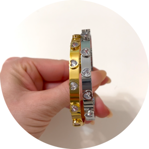 bracciale-rigido-hearts